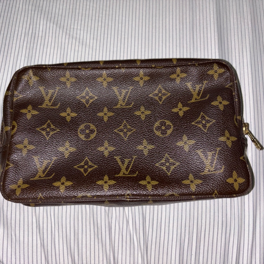 Louis Vuitton Trousse 23